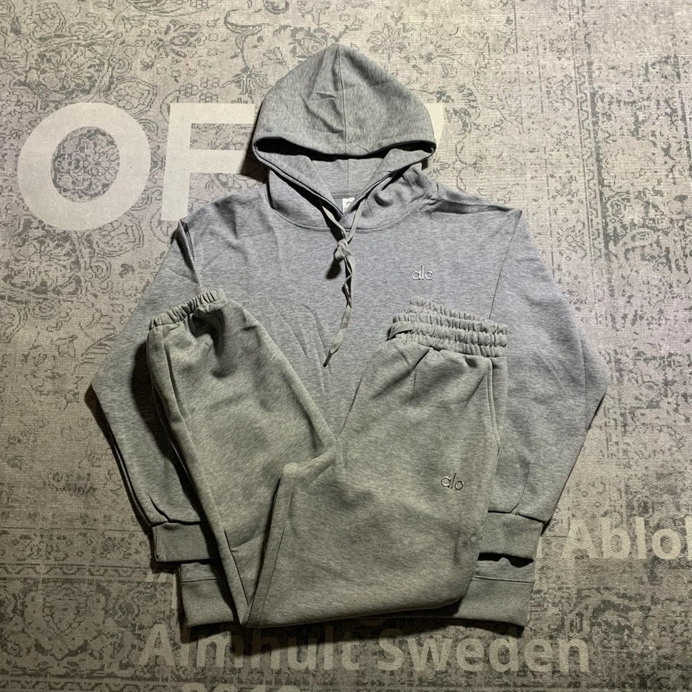 Alo Yoga Accolade Full Zip Hoodie & Cuffed Sweatpants Set – Gray – Size Large 🩶